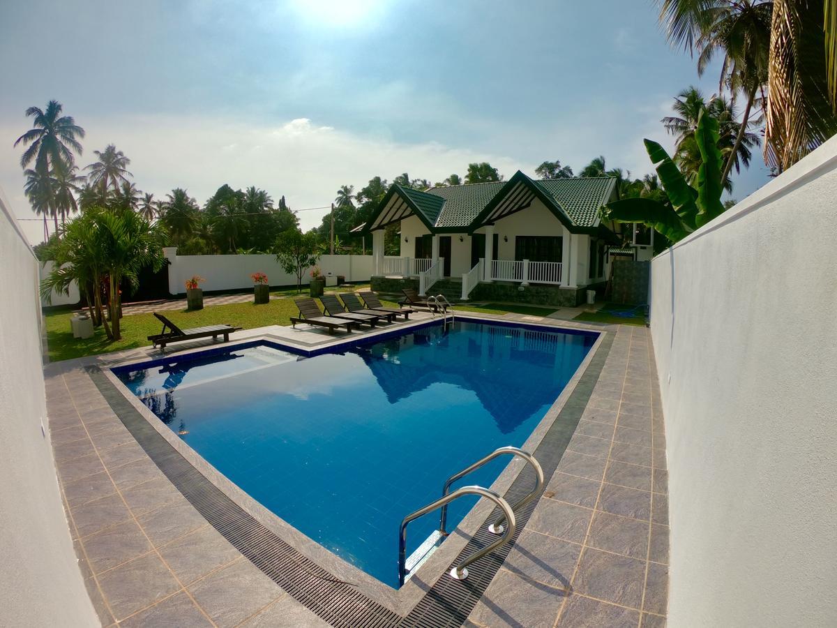 Villa Elisabeth Katana ภายนอก รูปภาพ