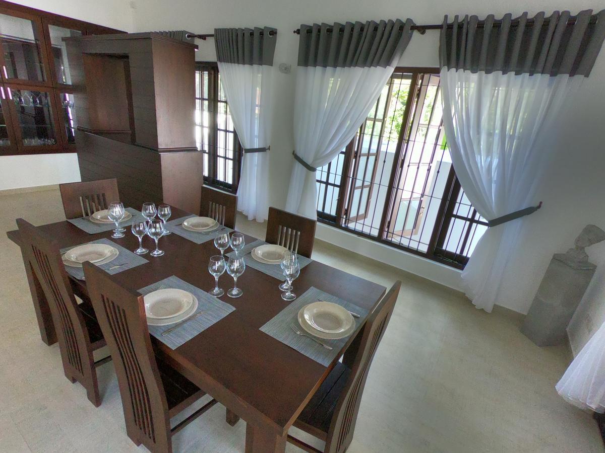 Villa Elisabeth Katana ภายนอก รูปภาพ