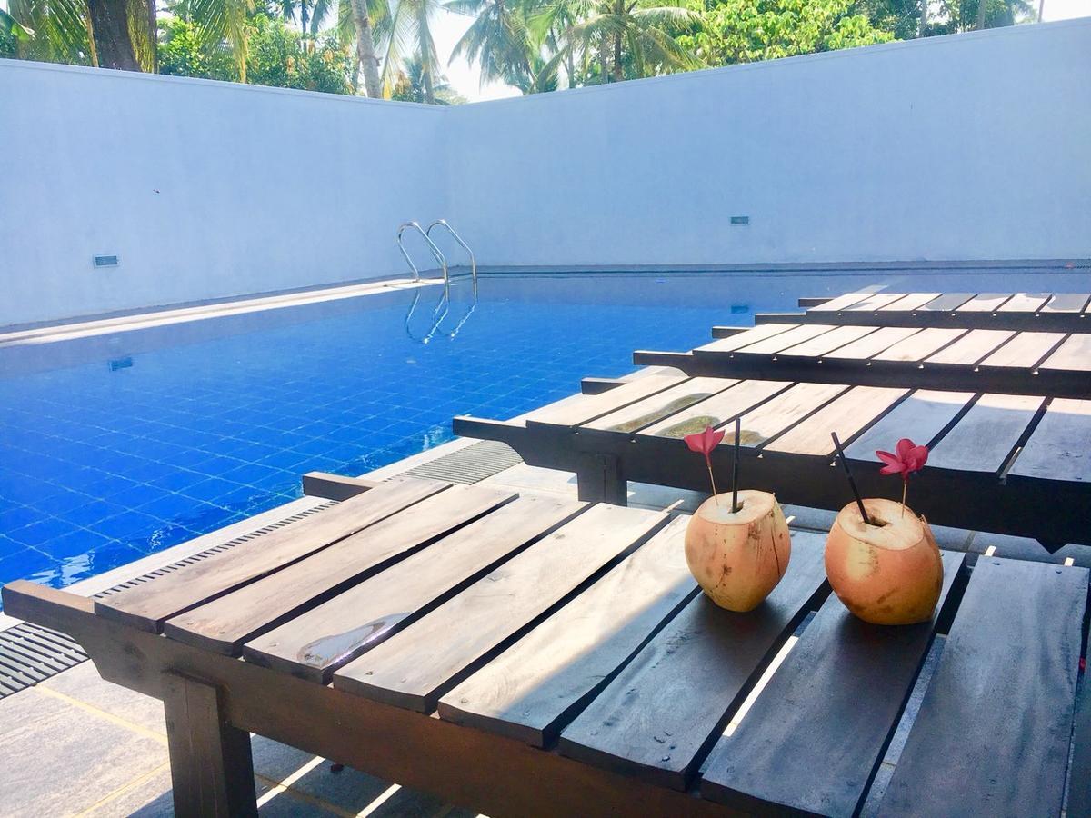 Villa Elisabeth Katana ภายนอก รูปภาพ