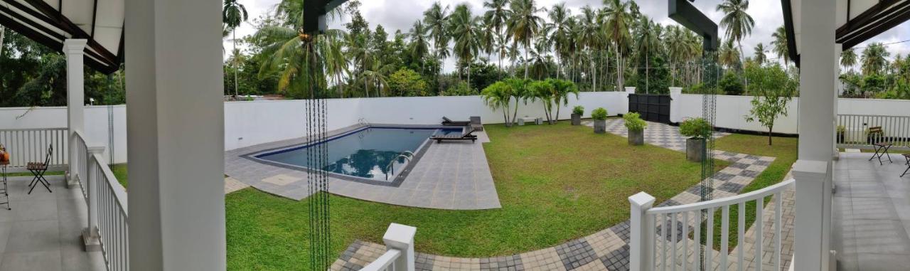 Villa Elisabeth Katana ภายนอก รูปภาพ